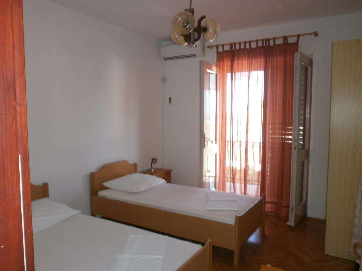 Apartments By The Sea Podgora, Makarska - 12326 Kültér fotó