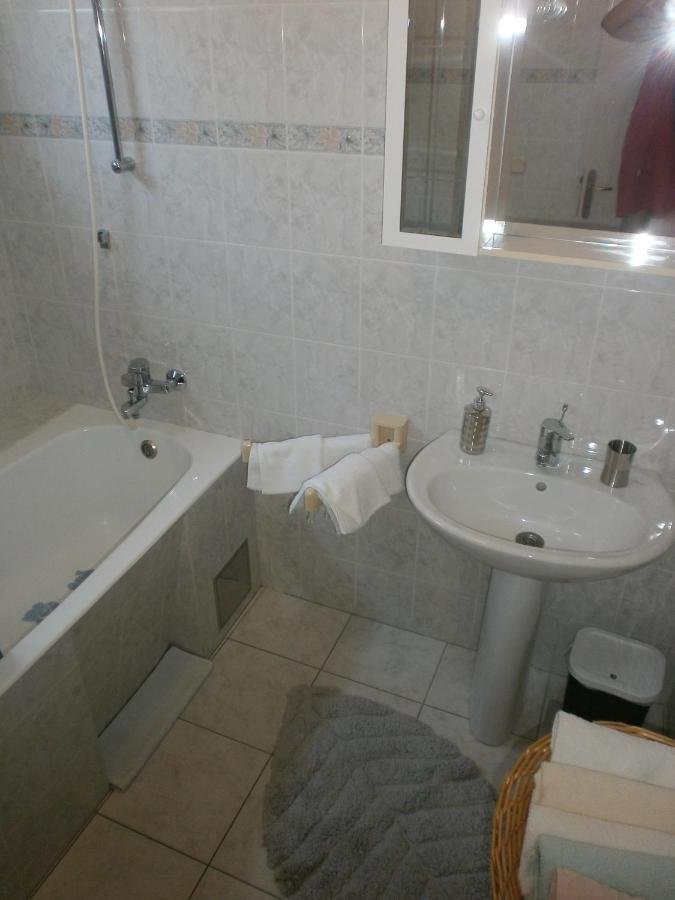 Apartments By The Sea Podgora, Makarska - 12326 Kültér fotó