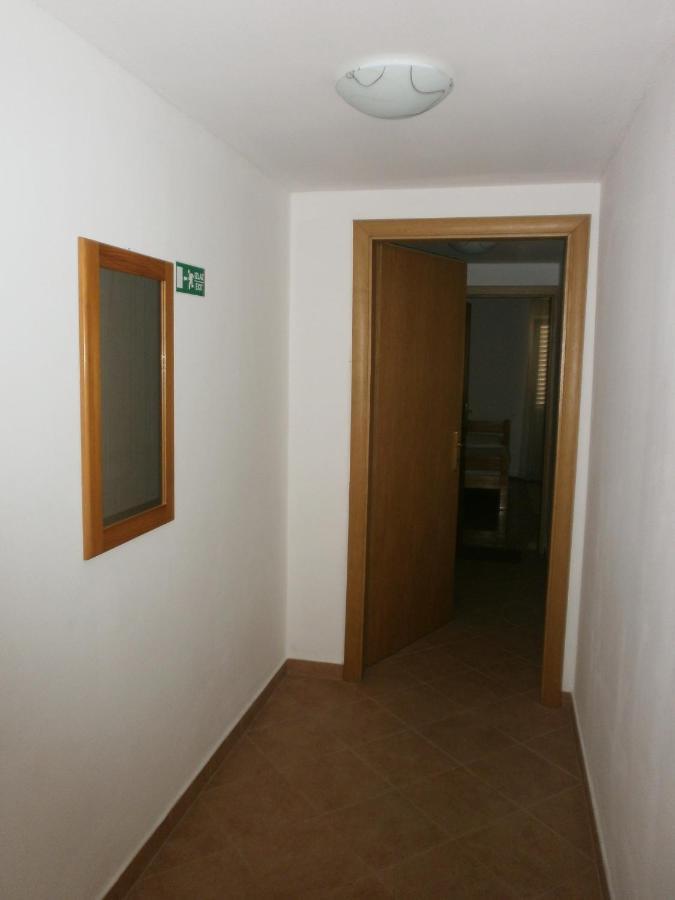 Apartments By The Sea Podgora, Makarska - 12326 Kültér fotó